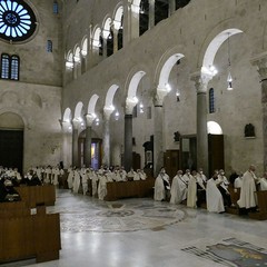 Ieri pomeriggio, 16 marzo si è svolta a Bari nella Basilica di San Nicola il tradizionale Sacro rito della Via Crucis dei Cavalieri e Dame del Santo Sepolcro di Gerusalemme.  La Via Crucis è stata presieduta da S.E. Rev.ma Grand’Uff. Mons. Giuseppe Satriano Arcivescovo Metropolita di Bari-Bitonto e Gran Priore di Luogotenenza insieme a Don Carmine Ladogana, Cerimoniere Ecclesiastico e  Canonico Onorario della Basilica del Santo Sepolcro, alla presenza di S.E. Cav. di Gr. Cr. Prof. Notaio Ferdinando Parente Luogotenente per l’Italia Meridionale Adriatica dell’Ordine Equestre del Santo Sepolcro