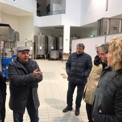 Il sottosegretario Pesce in visita ad Andria ad un frantoio ed all'azienda Spagnoletti