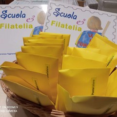 in viaggio con la scrittura attraverso Poste Italiane 