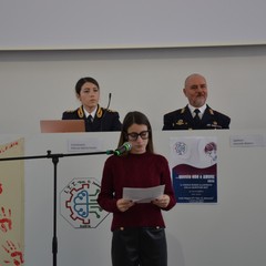 L'ITT "Jannuzzi" di Andria dice no alla violenza di genere