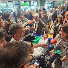 Torna in Italia l'attivista andriese Sara Suriano
