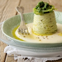 Sformatino di cardoni selvatici su fonduta di pecorino fresco