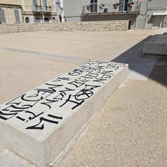 Incursione di vandali in Piazza Toniolo