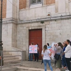 La scuola "Oberdan" di Andria  in protesta contro il piano di dimensionamento scolastico