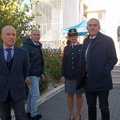 Gli agenti della questura di Andria: "Il dono migliore è donare"