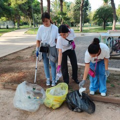 Volontari 3place raccolta dei rifiuti villa comunale di Andria - domenica 22 settembre 2024