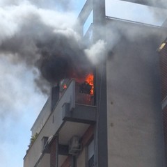 L'incendio in via Taranto a Andria