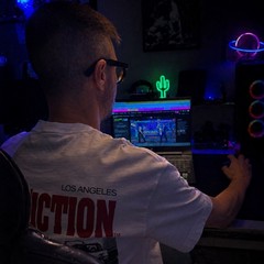 Francesco Casiero nel suo studio mentre perfeziona la simulazione elettorale con l'IA Seedance 2.0