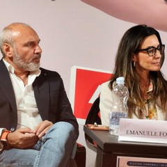 "La politica non deve temere la scuola": grande successo ad Andria per la presentazione del libro di Mario Bacco