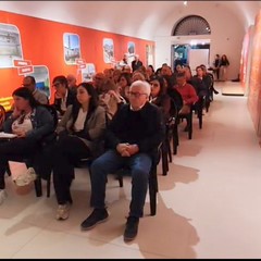 "La politica non deve temere la scuola": grande successo ad Andria per la presentazione del libro di Mario Bacco