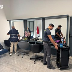 Guardia di finanza, sequestro salone estetico