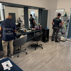 Guardia di finanza, sequestro salone estetico