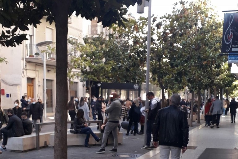 passeggio sulle vie del centro ad Andria