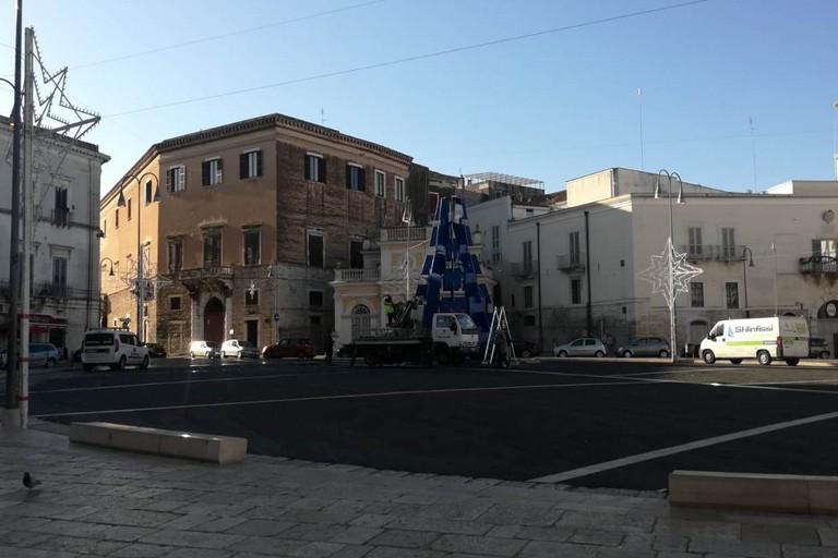 Albero di Natale in piazza Catuma