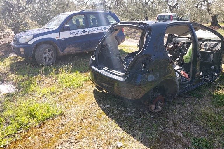 Scocche di auto rubate rinvenute nei giorni scorsi nelle campagne di Andria