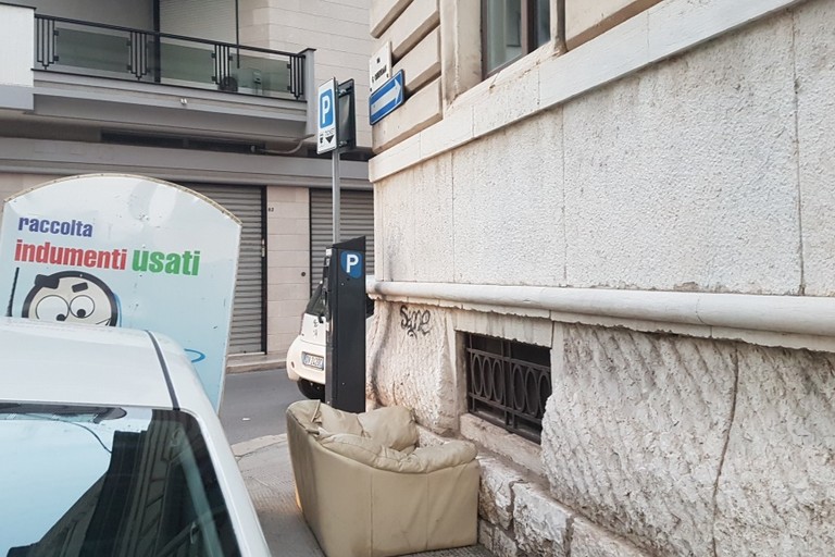 Ecco gli incivili che danneggiano tutti. <span>Foto Riccardo Di Pietro</span>