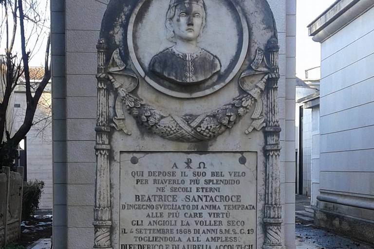 Tomba di Beatrice Santacroce