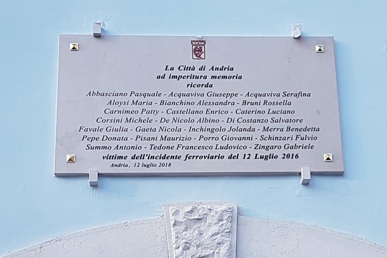 Scoperta  ad Andria una  lapide in memoria delle vittime della strage ferroviaria del 12 luglio 2016. <span>Foto Riccardo Di Pietro</span>