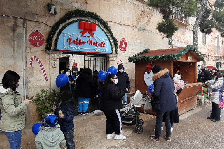 La casa di babbo Natale con i suoi Elfi 2021