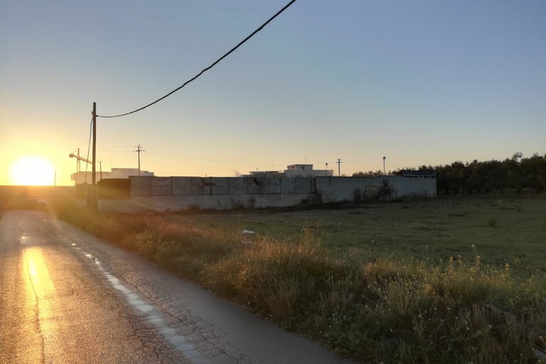 fiamme domate al deposito delle pedane di via Bisceglie