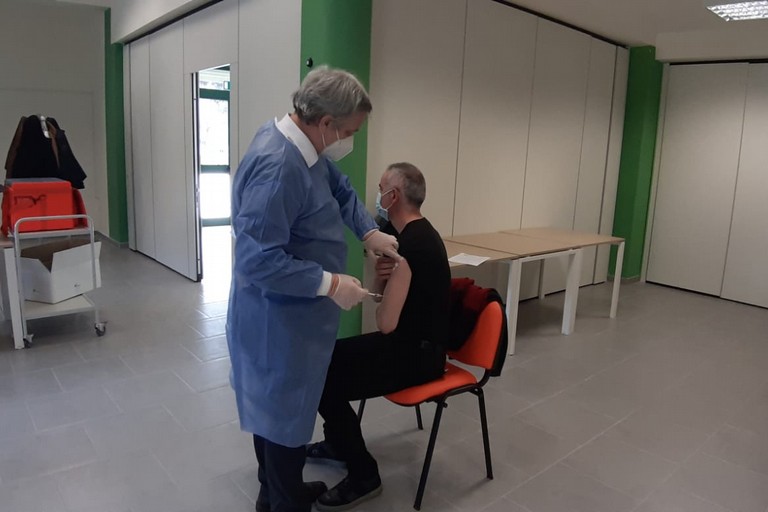 Iniziata la fase 2: vaccinati al Liceo Classico ed al Dopo di Noi