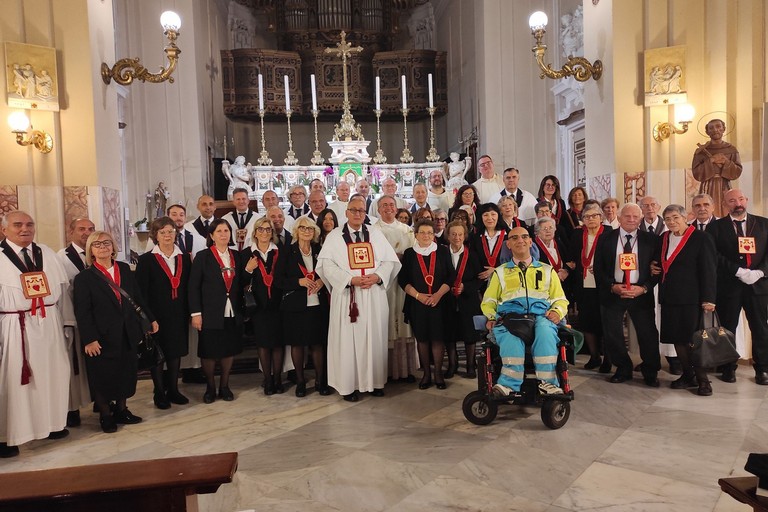 Ieri la cerimonia di ammissione e vestizione delle nuove Consorelle e Confratelli dell'Arciconfraternita Maria SS. Addolorata