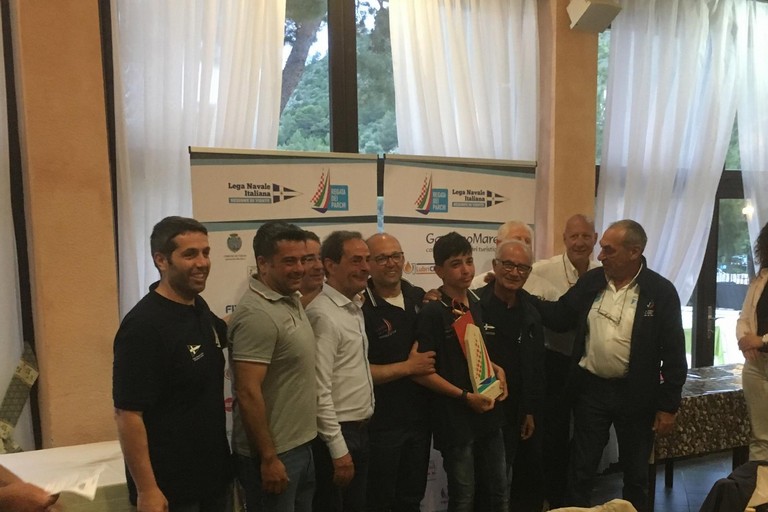 Equipaggio vincitore del Circolo della Vela di Bisceglie