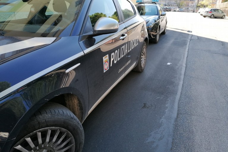 Incidente su via Barletta all'incrocio con via Plinio: tre auto coinvolte