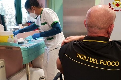 campagna vaccinale anti covid per i Vigili del fuoco