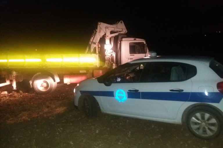 ladri in azione abbandonano camion rubato nei pressi di Castel del Monte