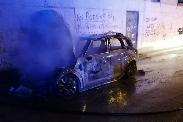 incendio autovettura