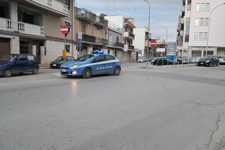 Volante della Polizia di Stato