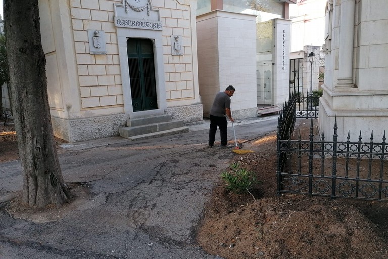 lavori manutentivi presso il Cimitero di Andria