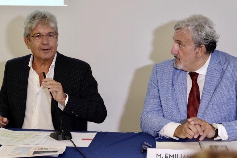 Alessandro Ambrosi (a sx) con Michele Emiliano