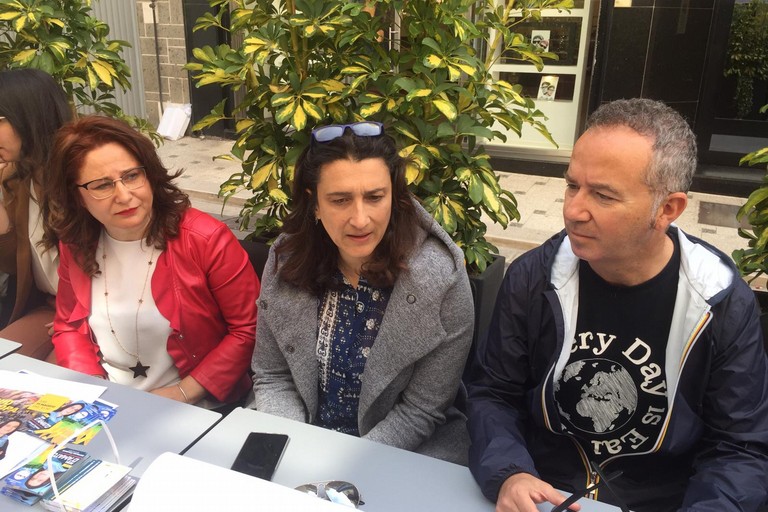 da sx Grazia Di Bari, Rosa D'Amato e Michele Coratella (M5S)
