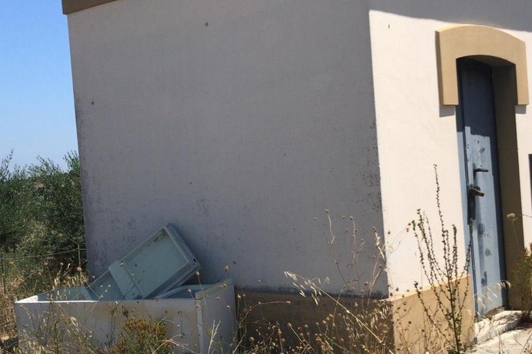 rifiuti abbandonati nella zona di Bagnoli, tra Andria e Corato
