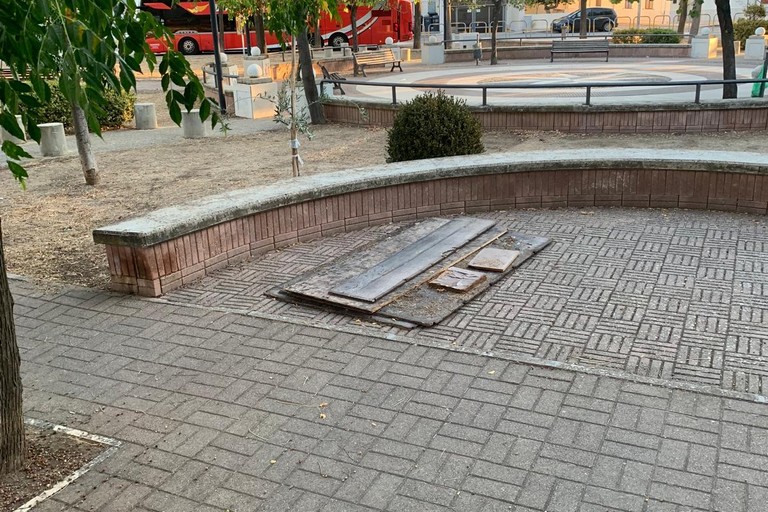 abbandono di materiale edile