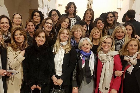 Amiche per le amiche