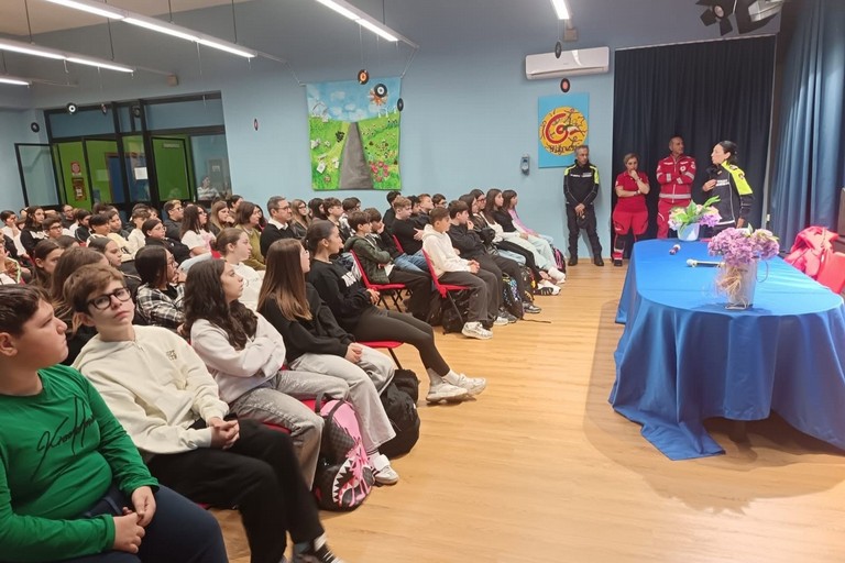 La Protezione Civile incontra gli alunni della scuola "Mons. Di Donna" di Andria