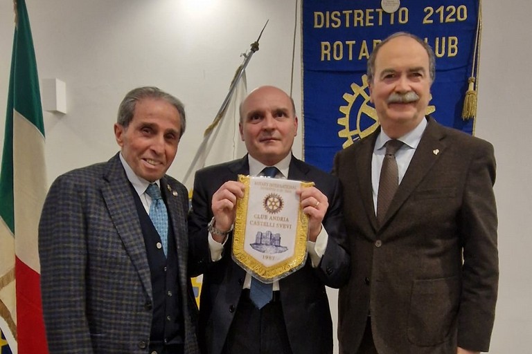 evento del Rotary Club Andria Castelli Svevi con il dottor Pasquale Attimonelli