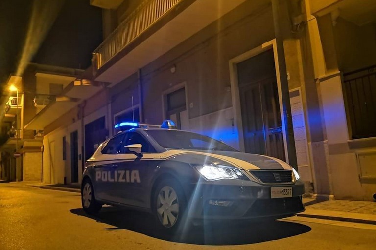 Volante della Polizia di Stato