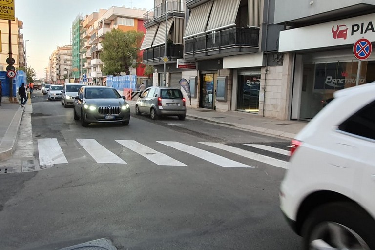 riapre al traffico via Barletta