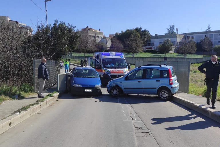 incidente stradale su via Lagnone Santa Croce e viale Dalmazia