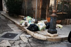 Mancata raccolta rifiuti in via Eritrea: residenti esasperati per l'incuria e l'abbandono