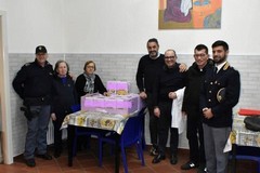 Polizia di Stato: donati ad Andria panettoni ai più bisognosi