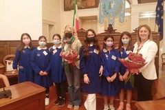 Gli alunni della scuola "Verdi" a Palazzo di Città per il progetto "We Are-We Care"