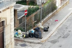Via Eritrea: "Da sei anni dimenticati da tutti, anche dal servizio di raccolta rifiuti"