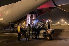 Coronavirus: nuovi arrivi di materiale sanitario all'aeroporto di Bari