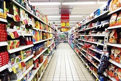 Notti roventi e afa mettono a dura prova il sonno: dalla tavola un aiuto contro l’insonnia  