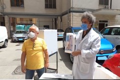 150 camici ospedalieri al "Bonomo" di Andria, la generosità dell'associazione "Daniela D'Ercole"